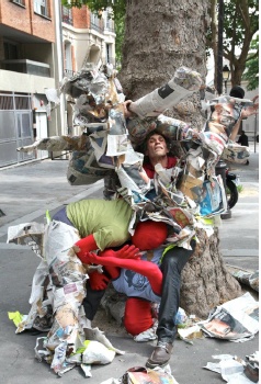 Performance avec les matières papier, Cie Mi-Octobre